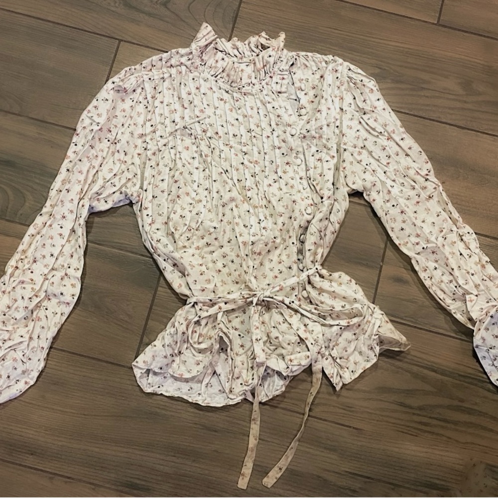 DOEN NWOT Floral Ruffle Blouse - Cream